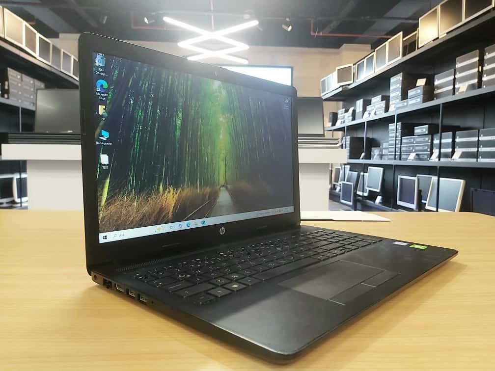 Hp 15-da2028nt i5 10210U 8Gb Ddr4 256GB M2 SSD Nvidia MX110 2GB HDMI FreeDOS 15.6" 2. El Dizüstü Bilgisayar (B Kalite)