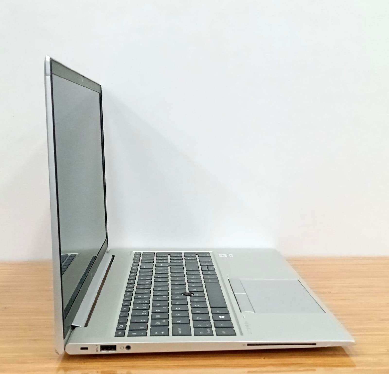 Hp EliteBook 850 G8 İ7 1185G7 32Gb Ddr4 512GB M2 NVME O/B FreeDOS 15.6" 2. El Dizüstü Bilgisayar (A Kalite)