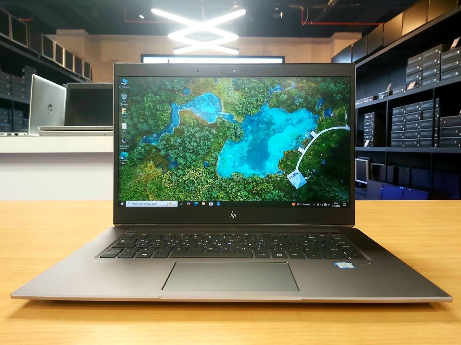 HP Zbook Studio G5 i7 9850H 16Gb Ddr4 512Gb M2 Nvme O/B HDMI Type-C Win10 15.6" 2.El Dizüstü Bilgisayar (A Kalite)